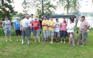 Uistelukisan osallistujia 2014